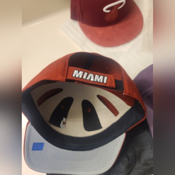 '47 Red Miami Heat Snapback - Picture 5 of 9